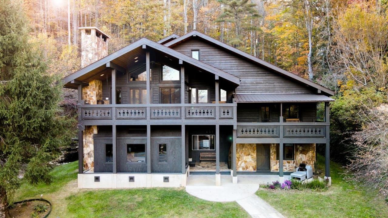 Outland Chalet & Suites Great Smoky Mountains Whittier Exterior photo